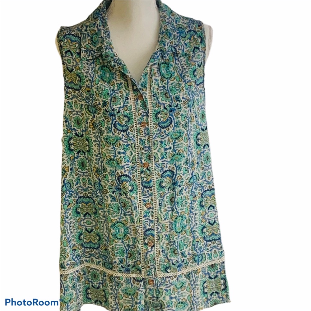 Democracy Boho sleeveless top. EUC